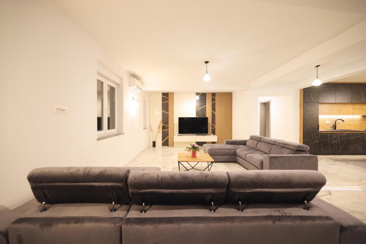 Rhapsody in Green - Luxury villa in Zadar Crno Buitenkant foto