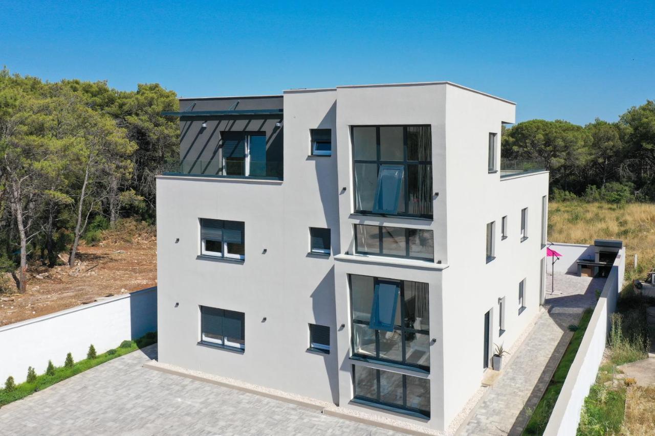 Rhapsody in Green - Luxury villa in Zadar Crno Buitenkant foto