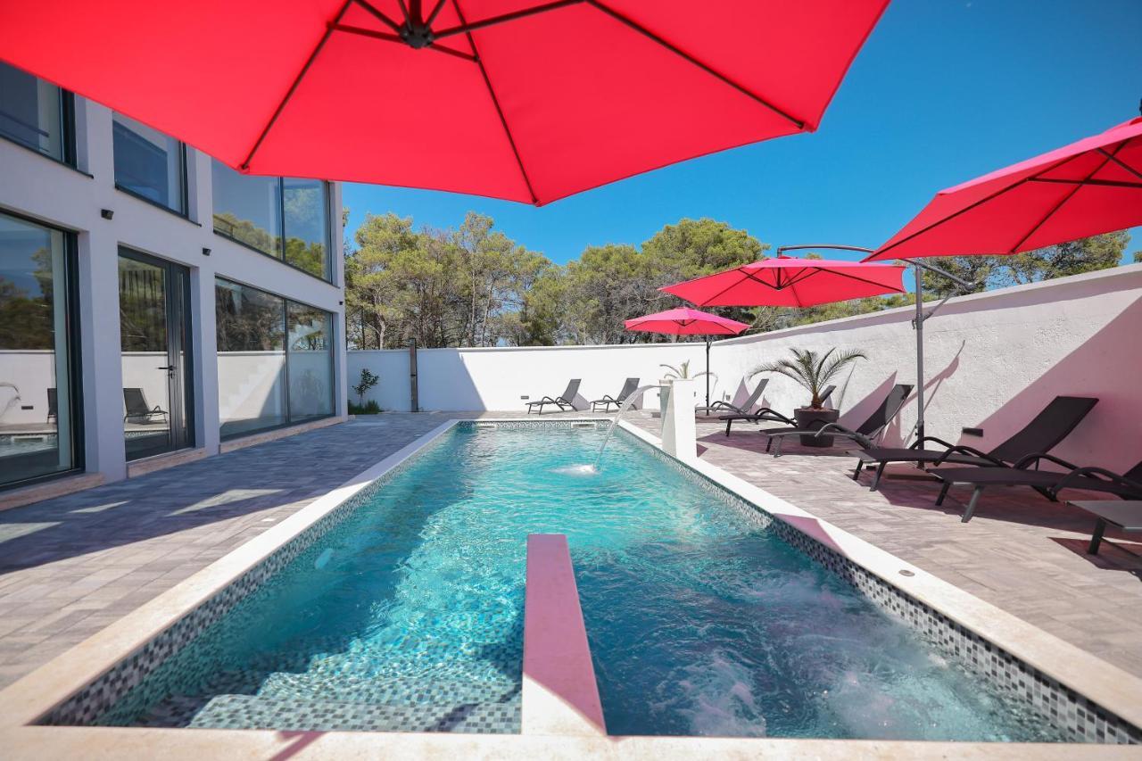 Rhapsody in Green - Luxury villa in Zadar Crno Buitenkant foto